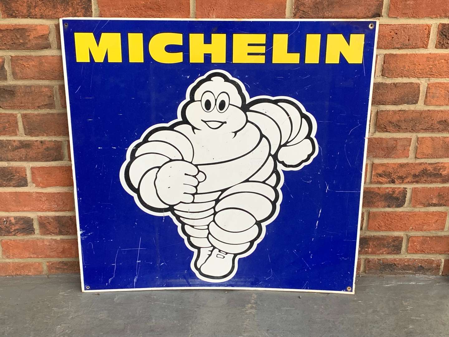 <p>Aluminiuum Michelin Running Man Sign</p>