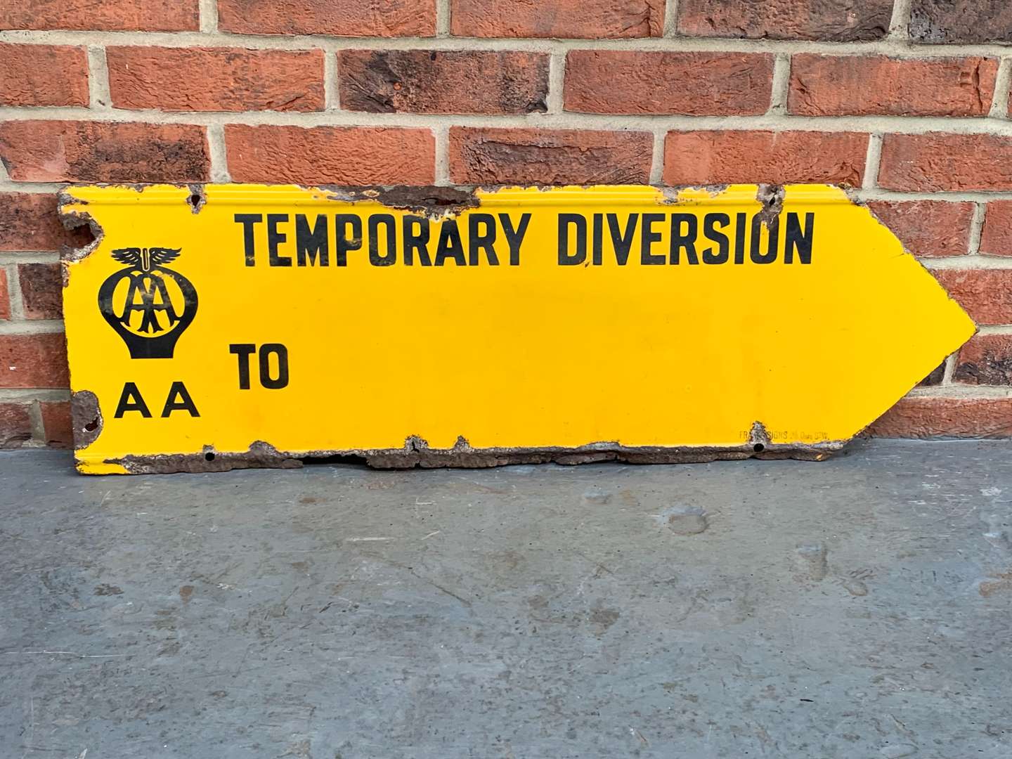 <p>AA Enamel Temporary Diversion Directional Sign&nbsp;</p>