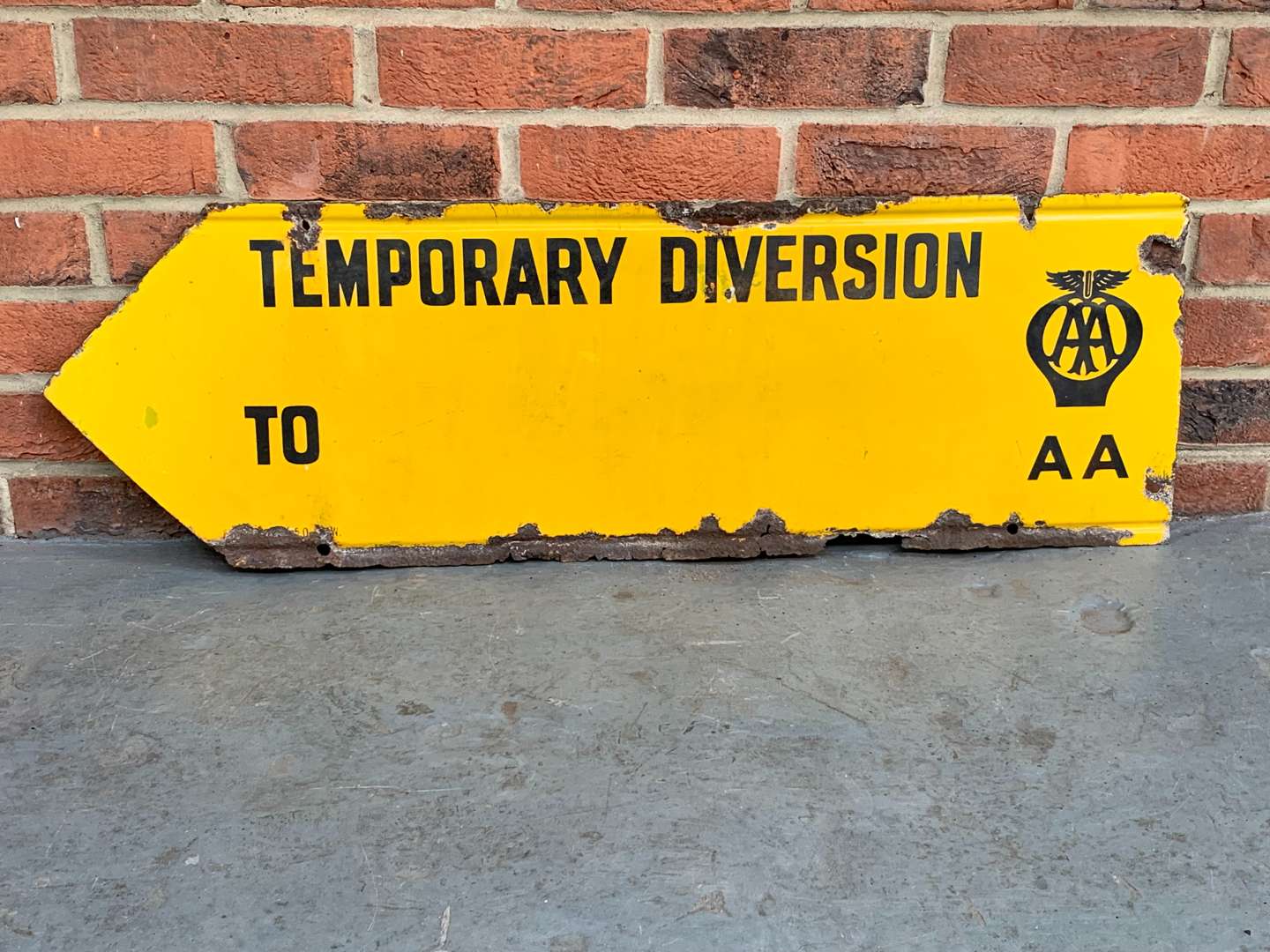 <p>AA Enamel Temporary Diversion Directional Sign&nbsp;</p>