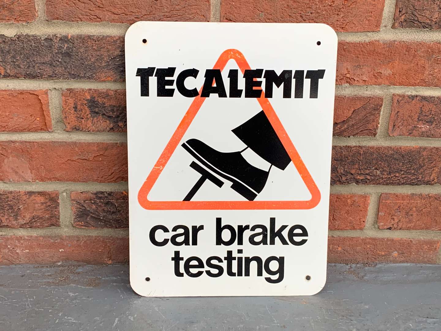 <p>Aluminium Tecalemit Car Brake Testing Sign</p>
