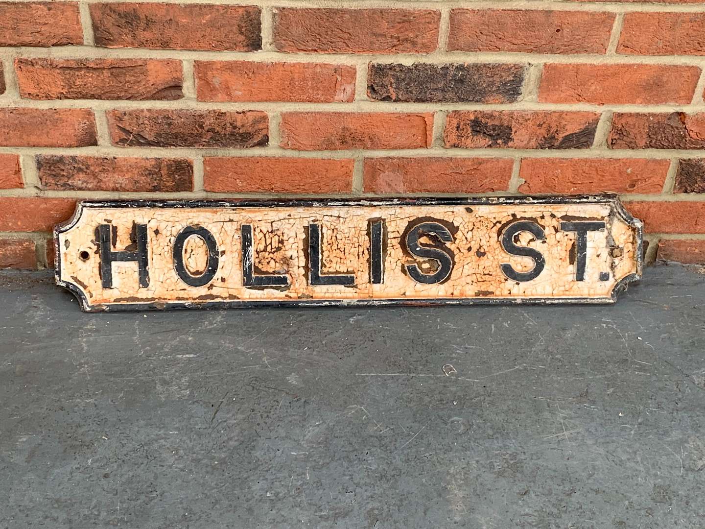 <p>Cast Iron Road Sign “ Hollis St”&nbsp;</p>
