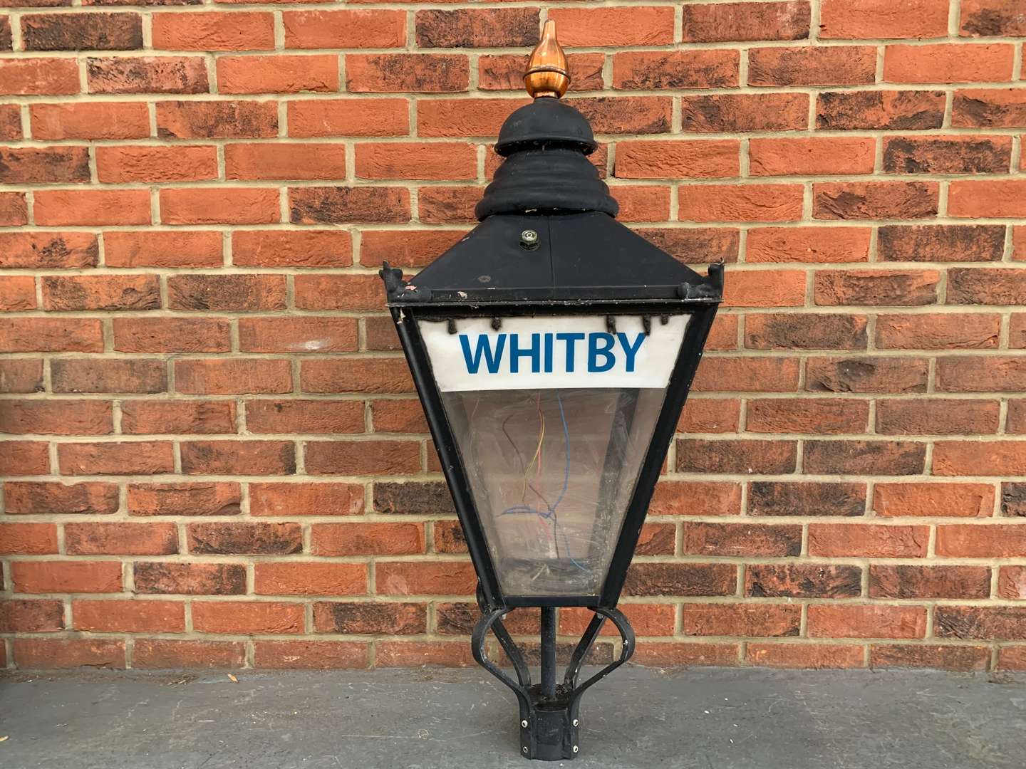 <p>Modern Metal Whitby Lantern</p>