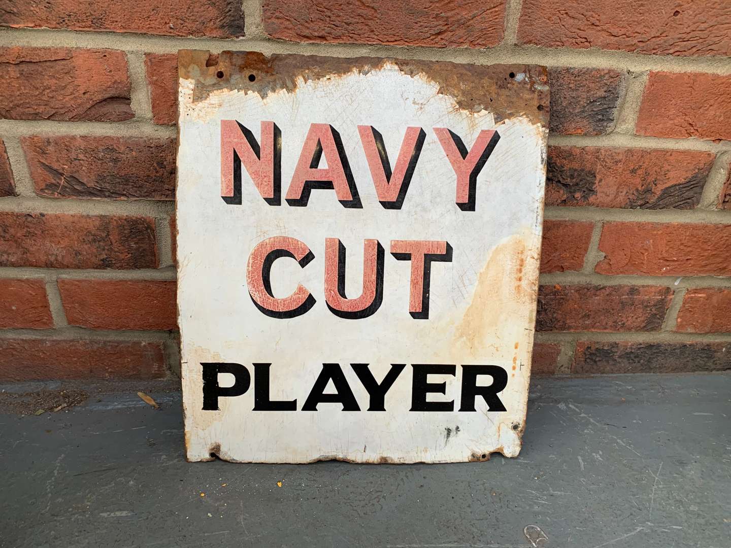 <p>Enamel Navy Cut Player Sign</p>