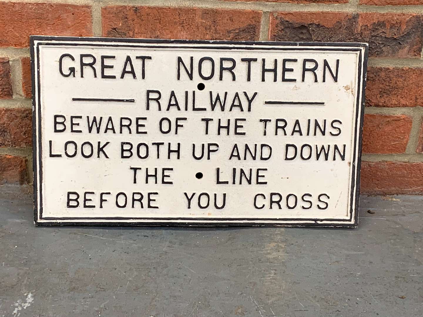 <p>Cast Iron Great Northern Railway Sign</p>
