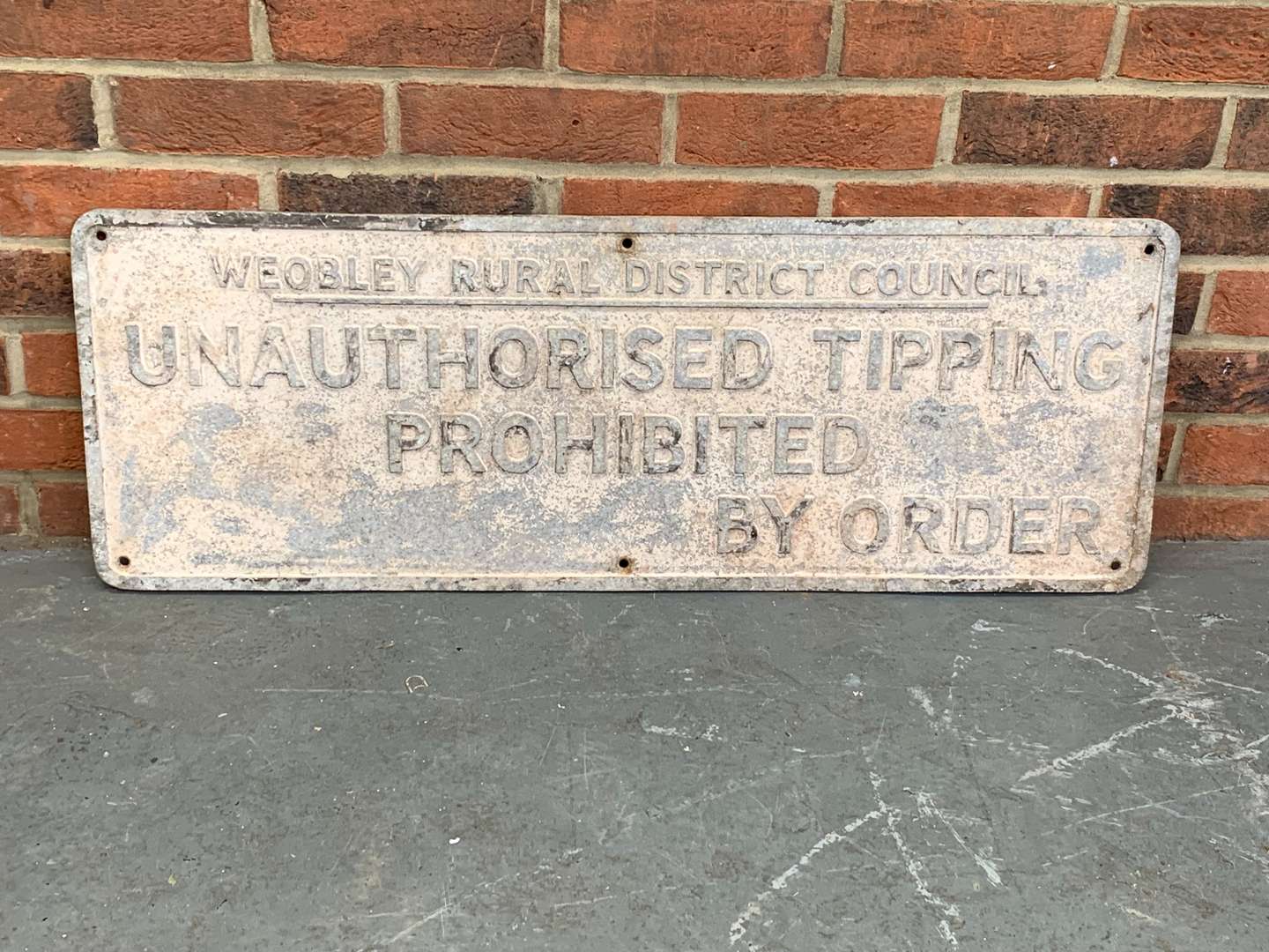<p>Cast Aluminium “Unauthorised Tipping Prohibited" Sign</p>