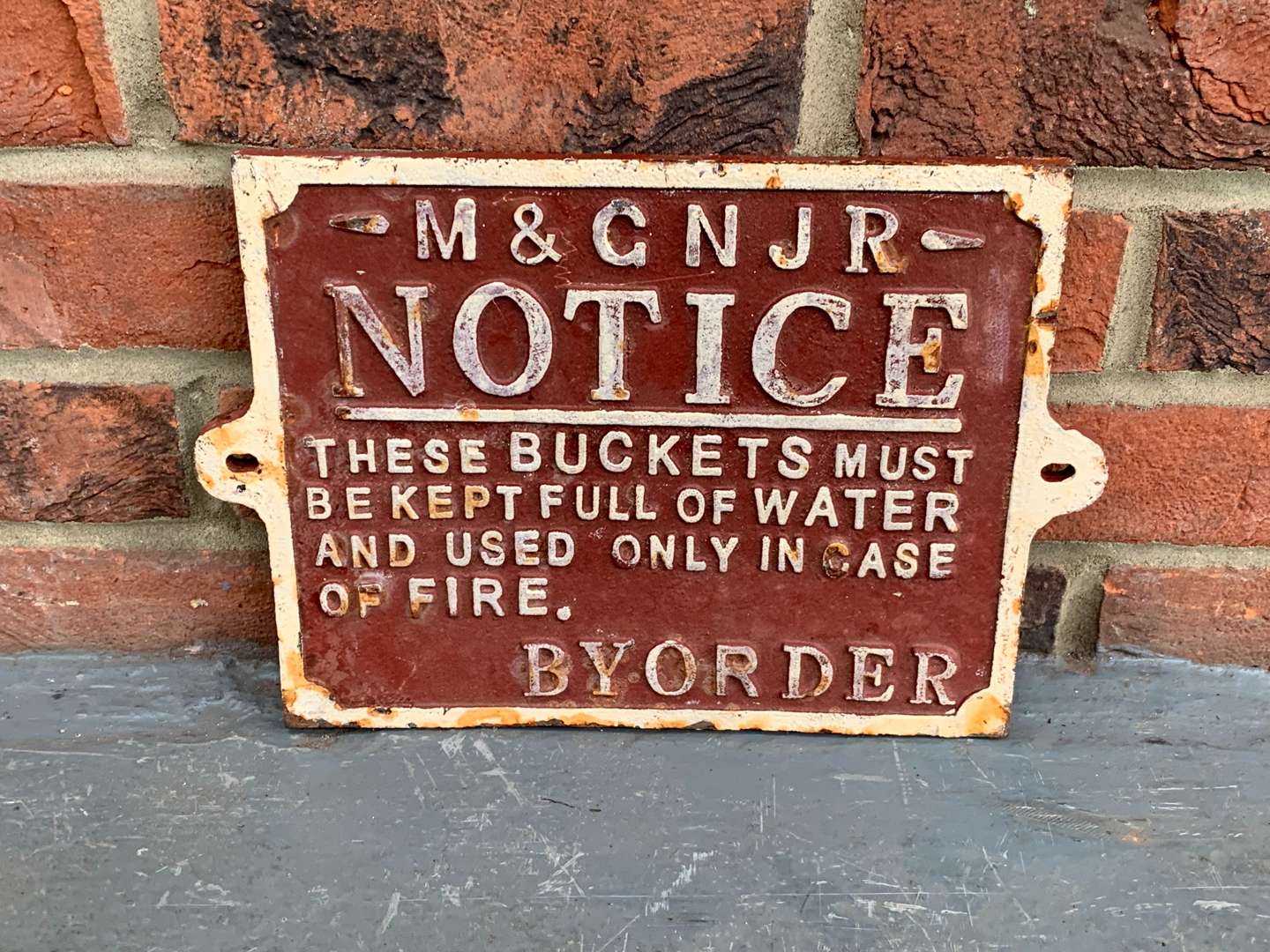 <p>Cast Iron Notice Sign</p>