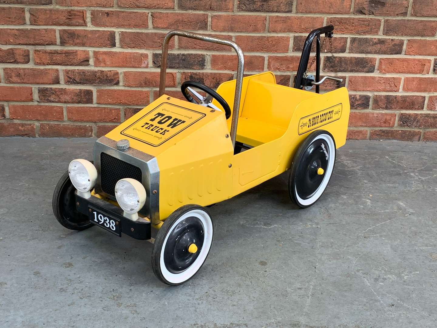 <p>Tin Plate Childs Pedal Tow Truck</p>