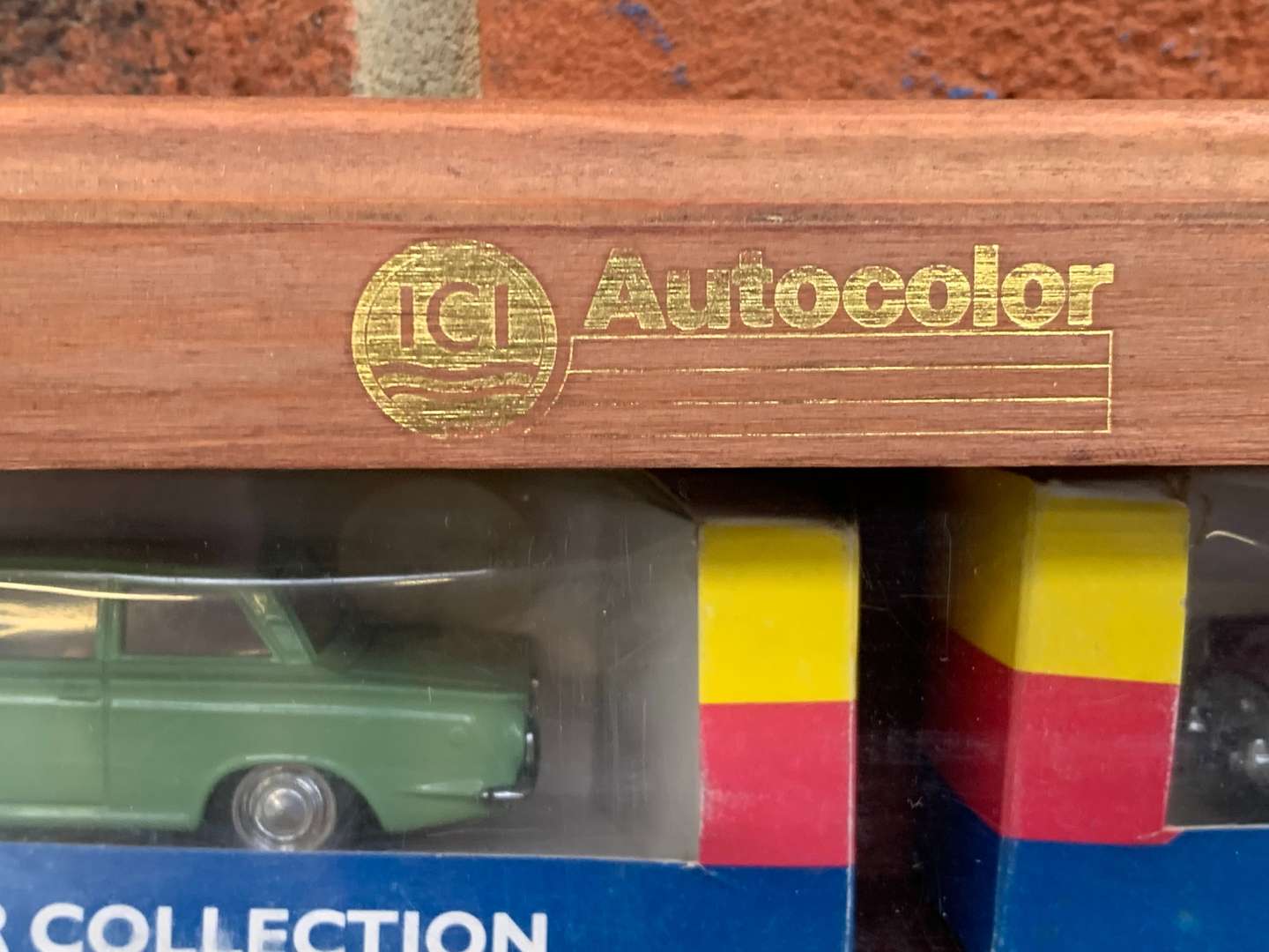 <p>Cased ICI Autocolour Classic Die Cast Cars</p>