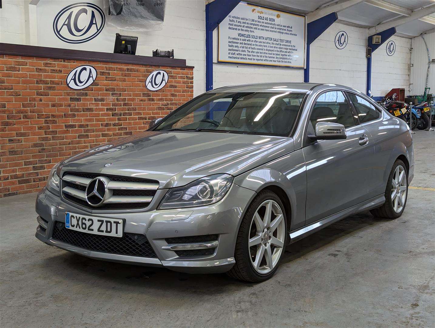 <p>2012 MERCEDES-BENZ C180 AMG SPORT BLUEEFFICI</p>