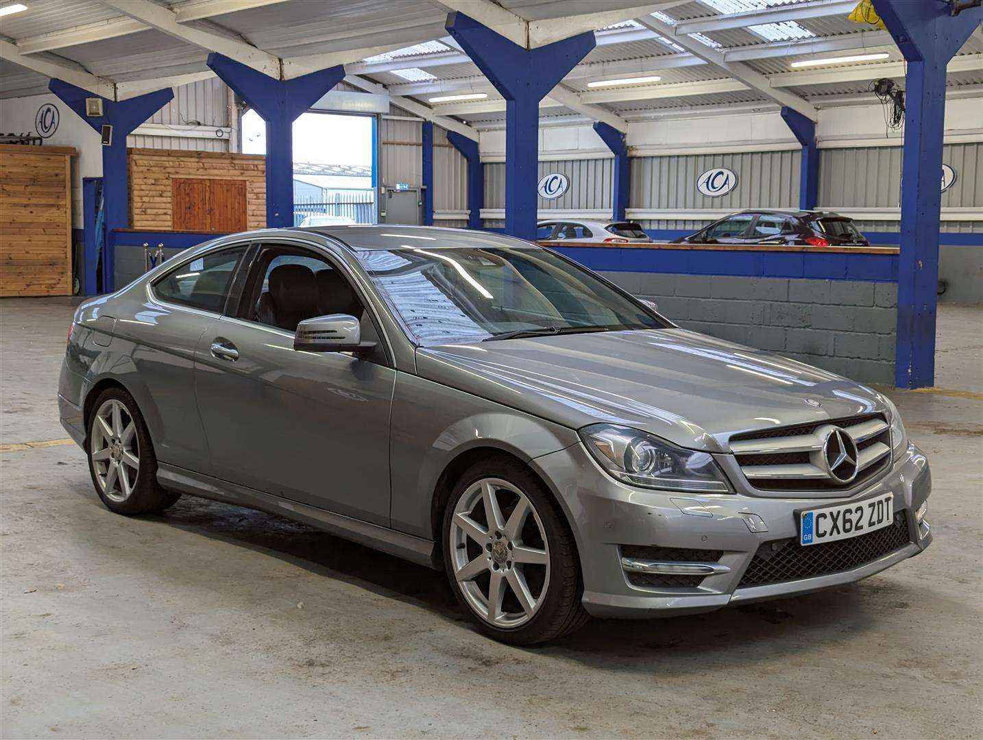 <p>2012 MERCEDES-BENZ C180 AMG SPORT BLUEEFFICI</p>