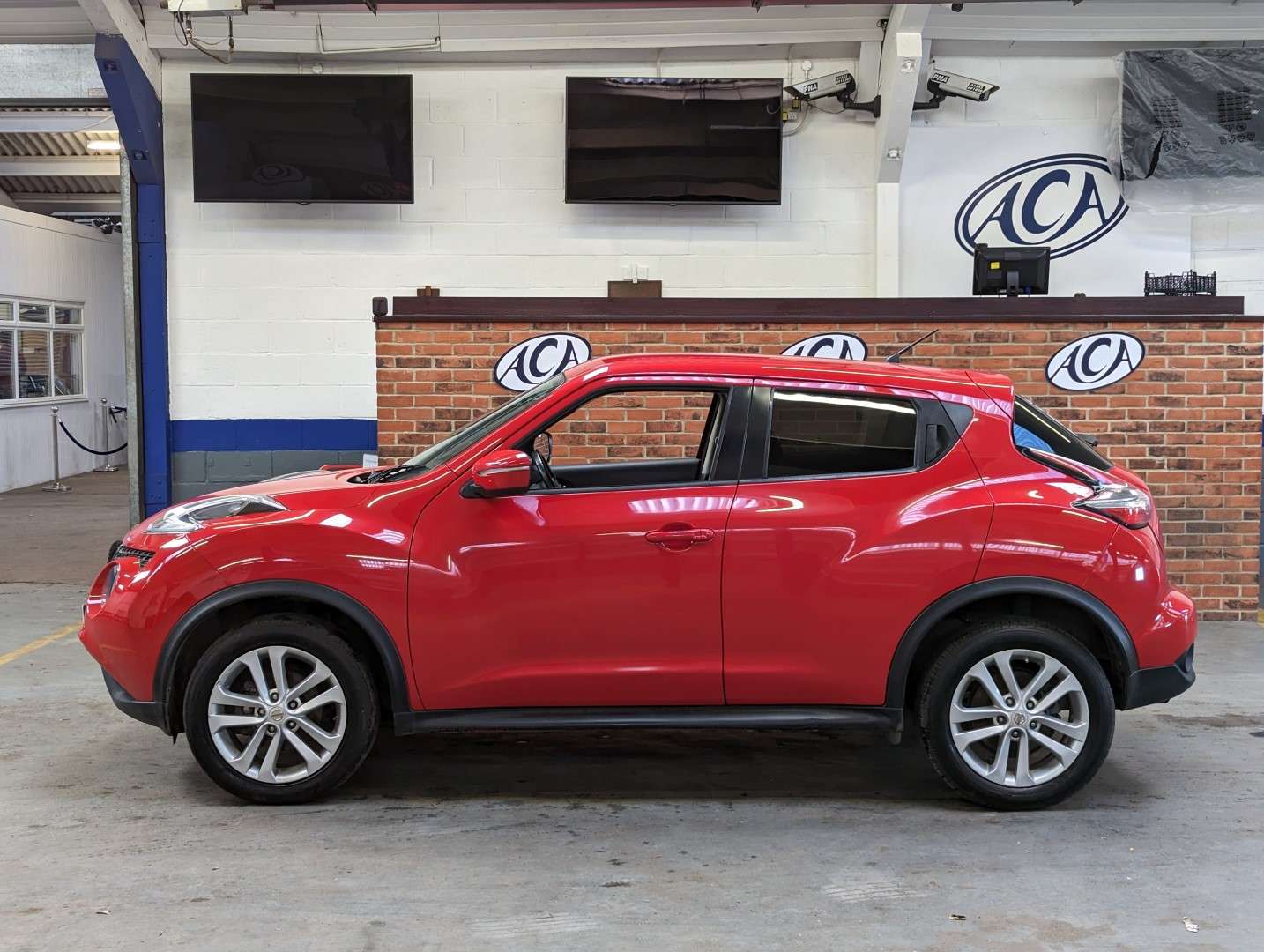 <p>2014 NISSAN JUKE ACENTA DIG-T</p>