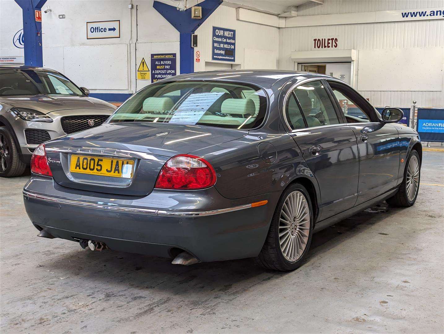 <p>2005 JAGUAR S-TYPE SE DIESEL AUTO</p>