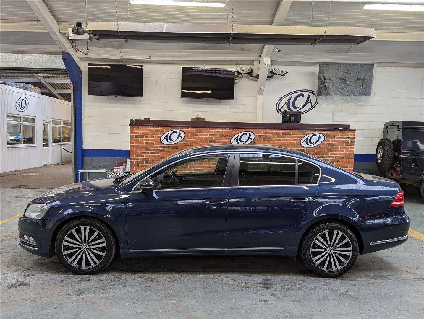 <p>2011 VOLKSWAGEN PASSAT SPORT BLUEMOTN TEC</p>