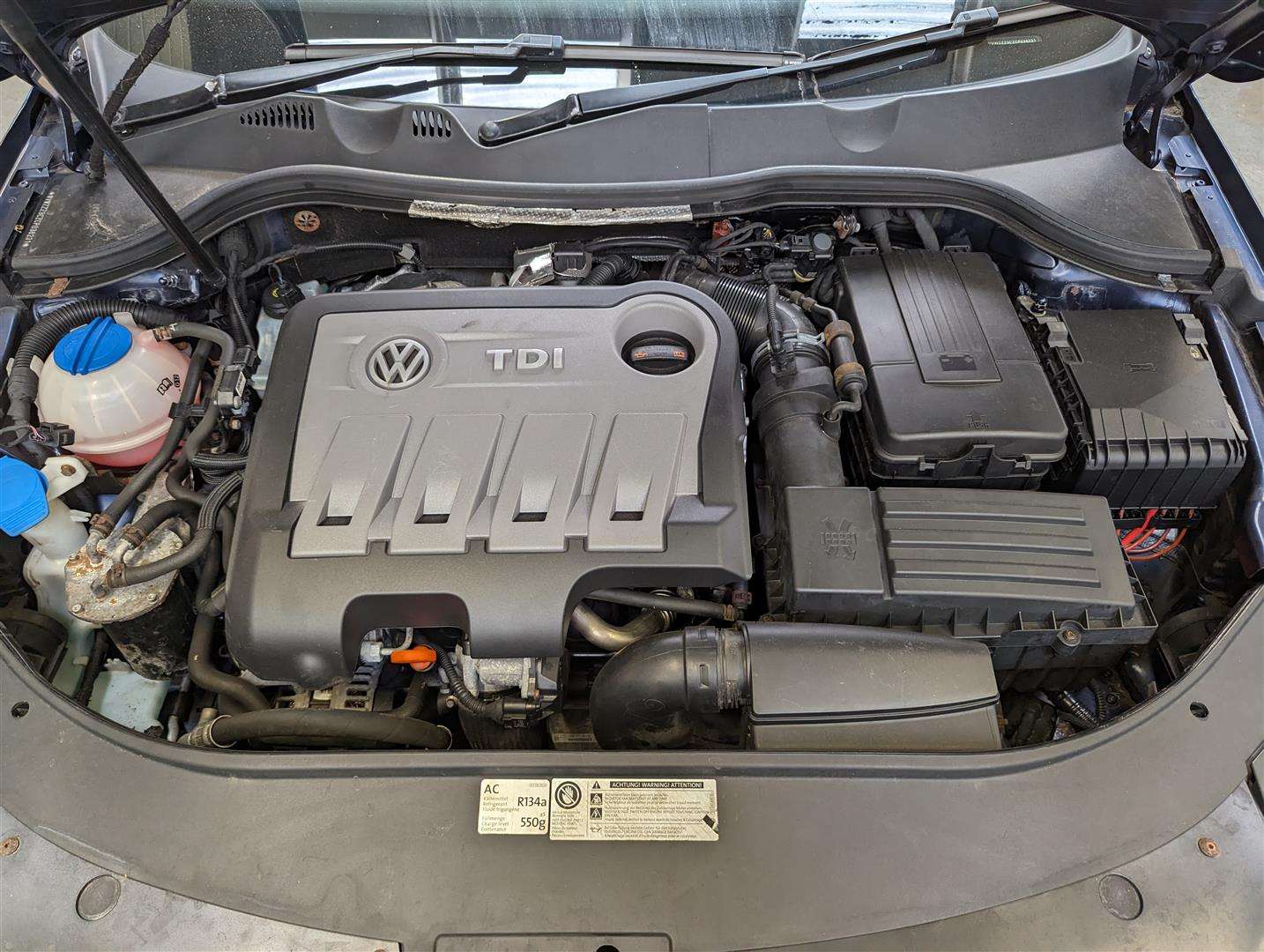 <p>2011 VOLKSWAGEN PASSAT SPORT BLUEMOTN TEC</p>