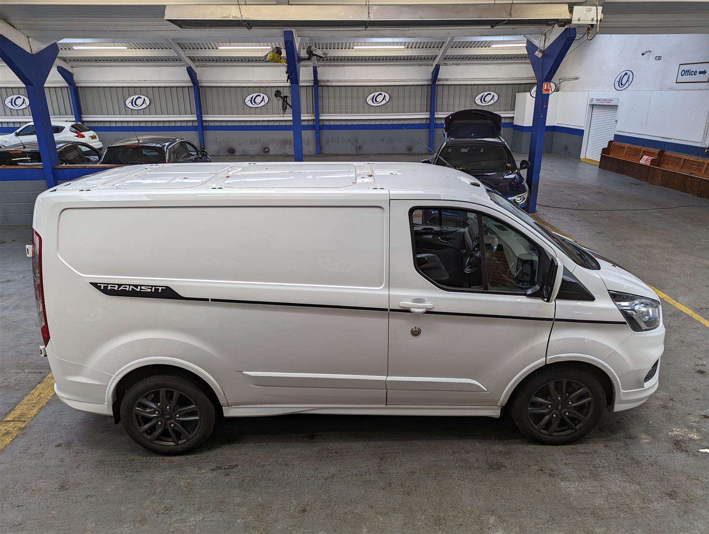 <p>2018 FORD TRANSIT CUSTOM 290 SPORT</p>