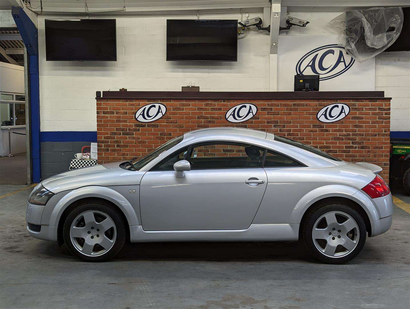 <p>2001 AUDI TT QUATTRO (225 BHP)</p>