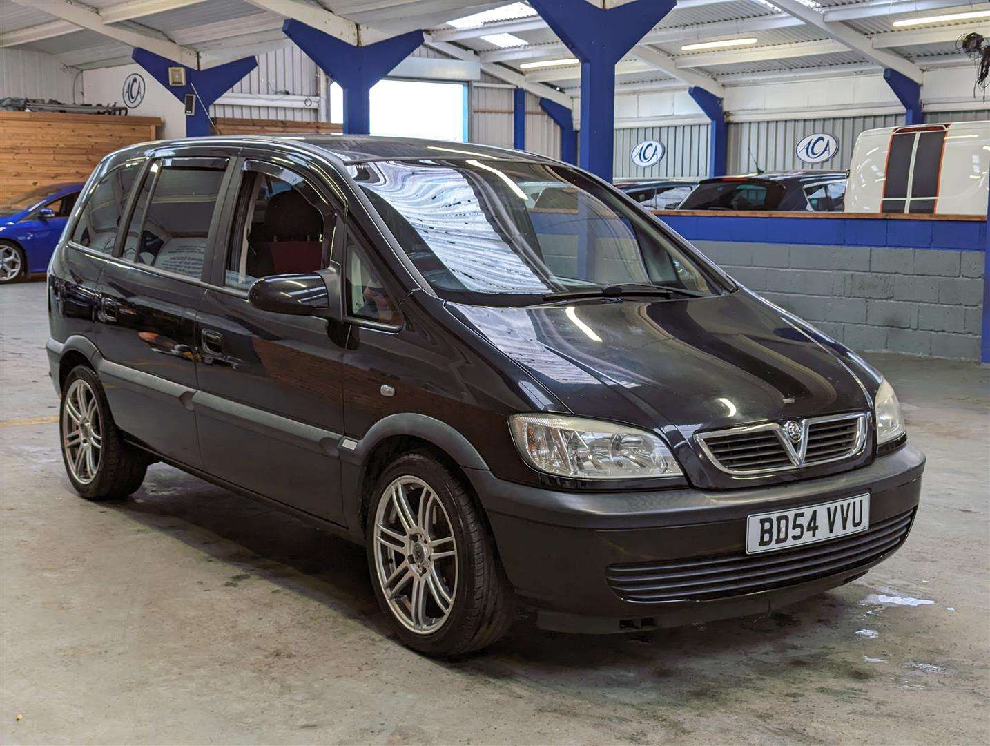 <p>2005 VAUXHALL ZAFIRA DESIGN 16V AUTO</p>