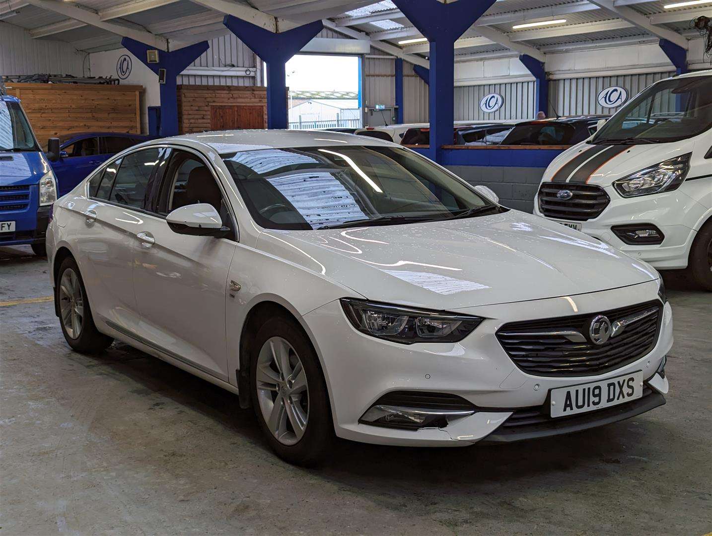 <p>2019 VAUXHALL INSIGNIA SRI NAV TURBO D</p>