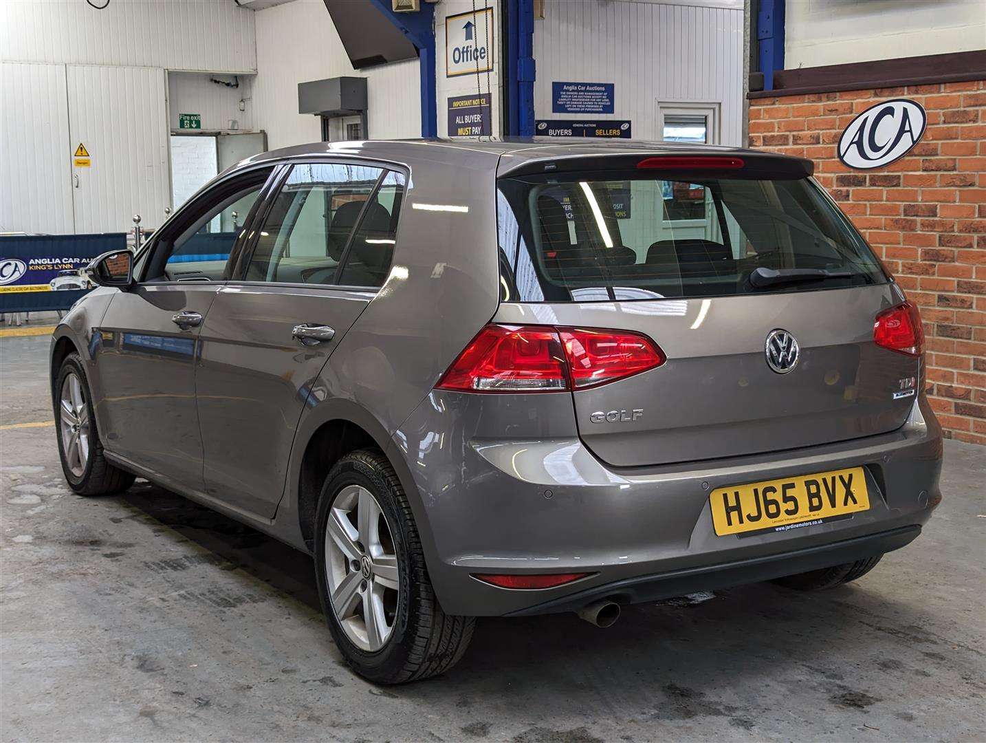 <p>2015 VOLKSWAGEN GOLF MATCH TDI BMT</p>