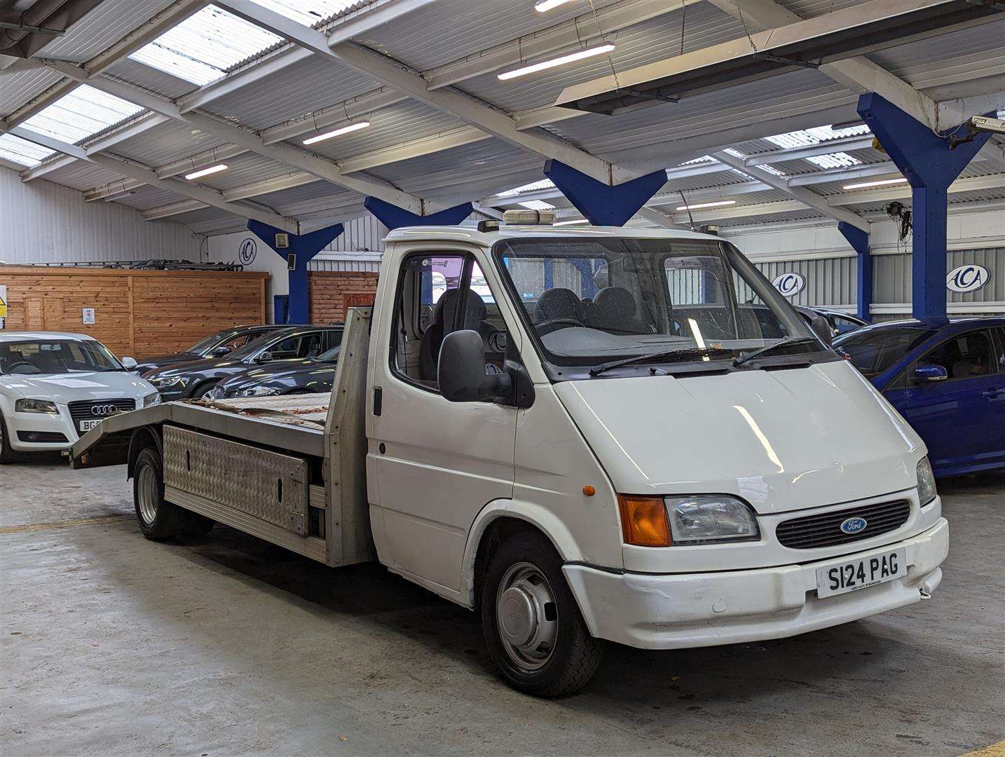 <p>1998 FORD TRANSIT 190 LWB Recovery Truck</p>