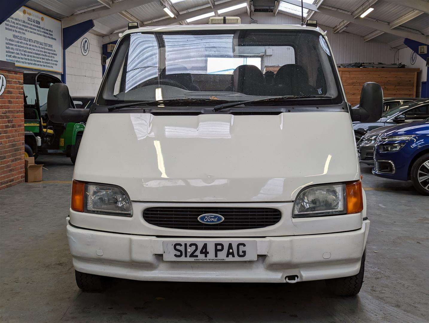 <p>1998 FORD TRANSIT 190 LWB Recovery Truck</p>