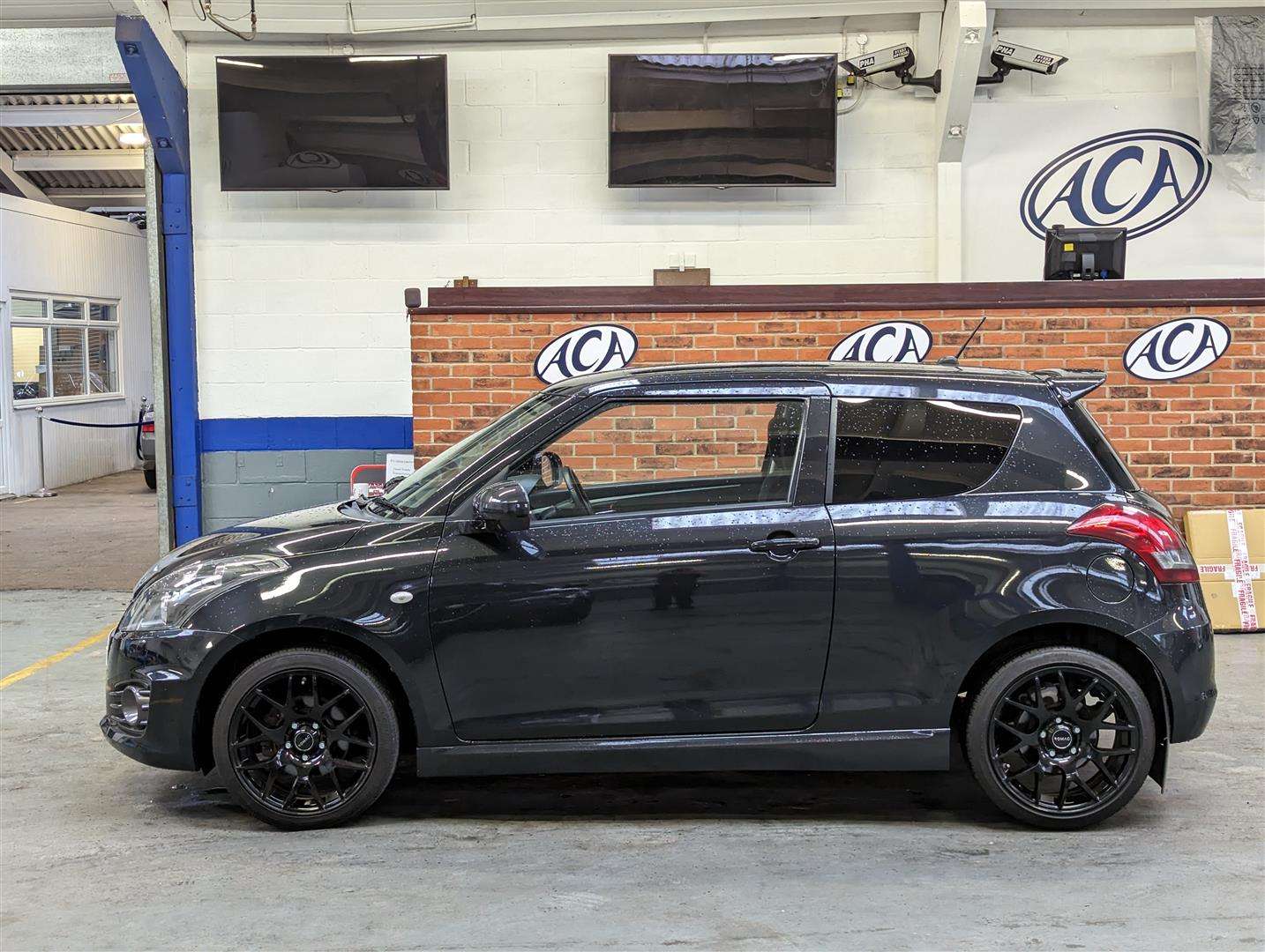 <p>2015 SUZUKI SWIFT SPORT</p>