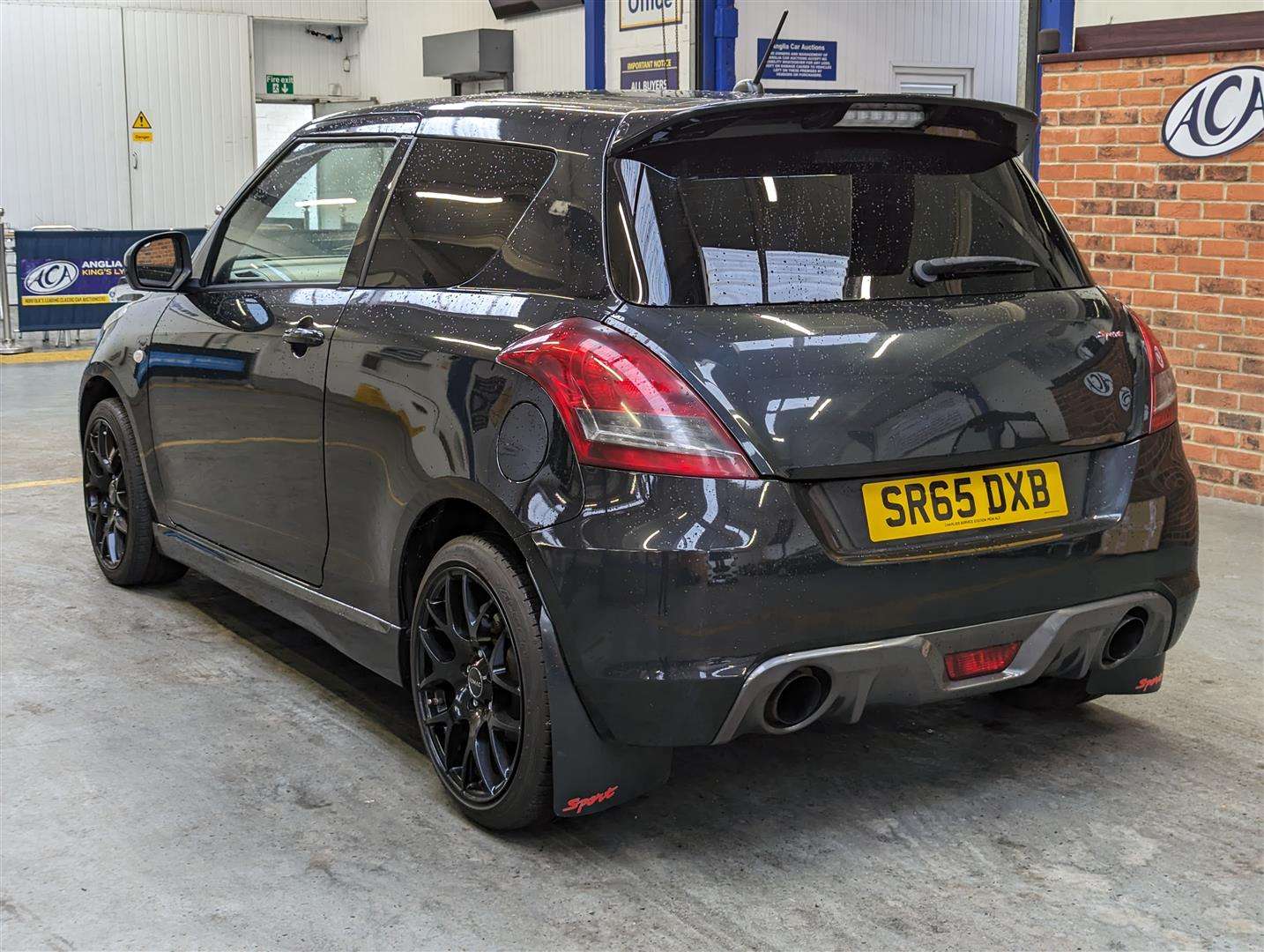 <p>2015 SUZUKI SWIFT SPORT</p>