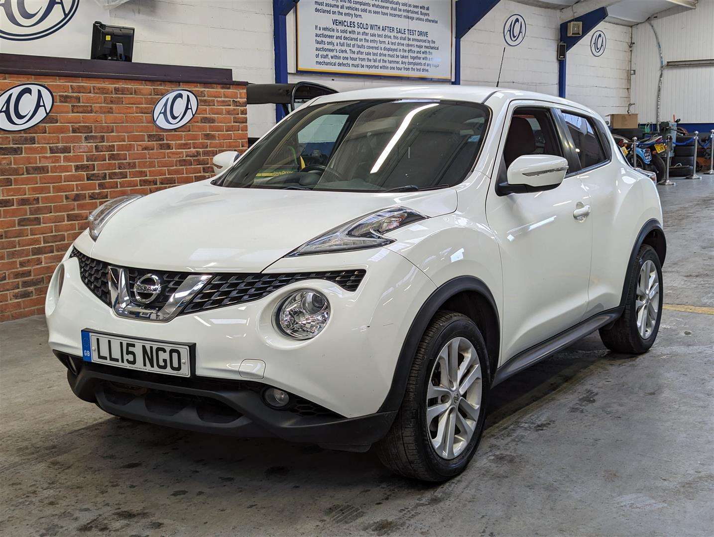 <p>2015 NISSAN JUKE ACENTA PREMIUM CVT</p>