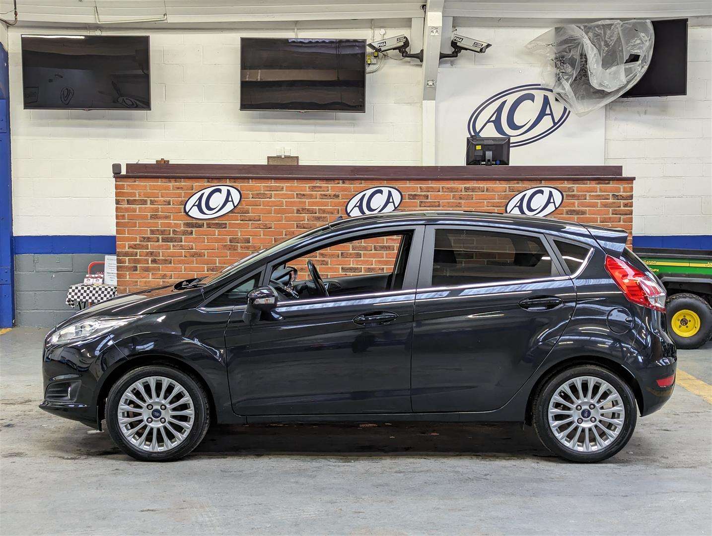 <p>2014 FORD FIESTA TITANIUM AUTO</p>