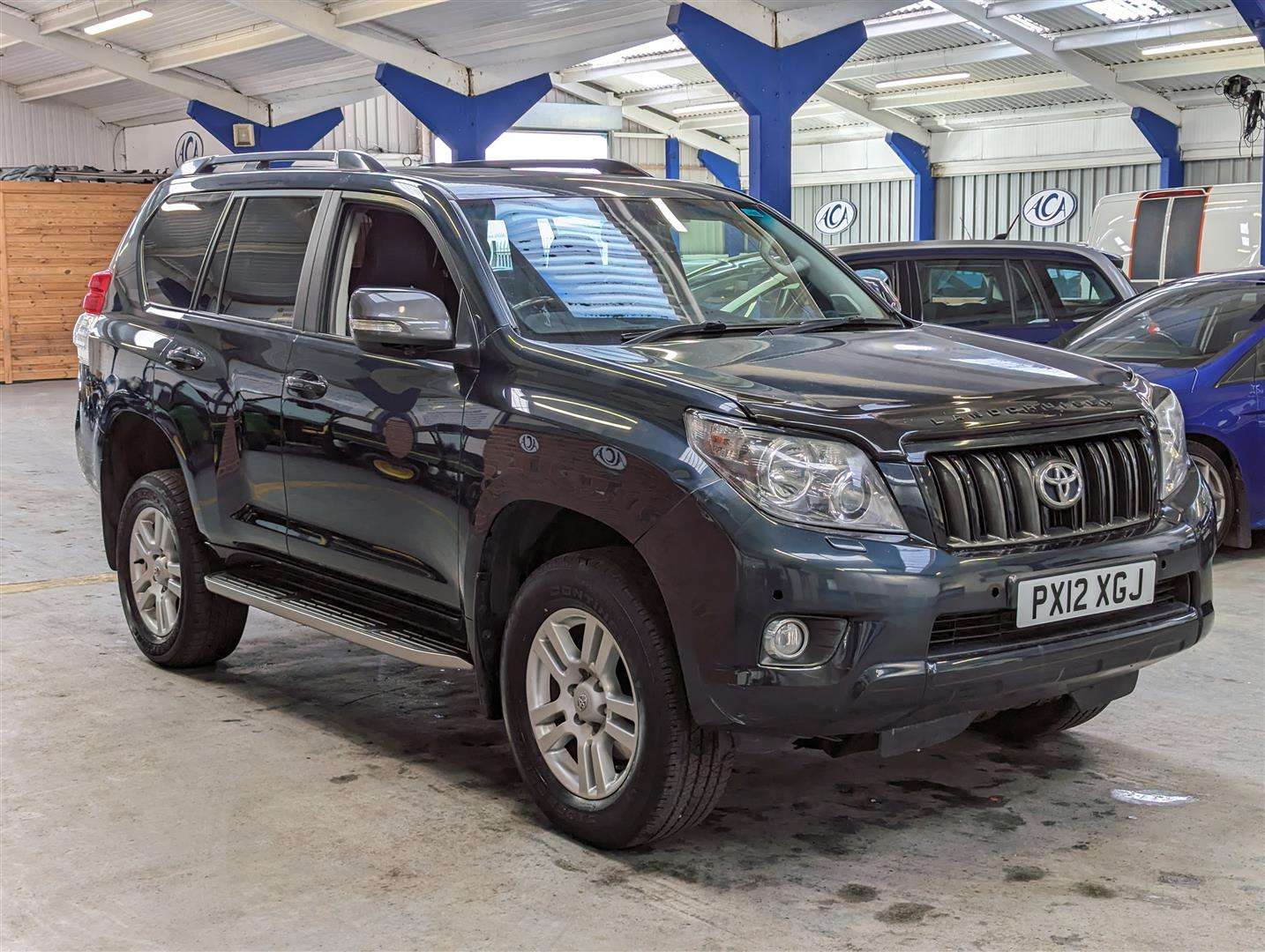 <p>2012 TOYOTA LAND CRUISER LC5 D-4D AUT</p>