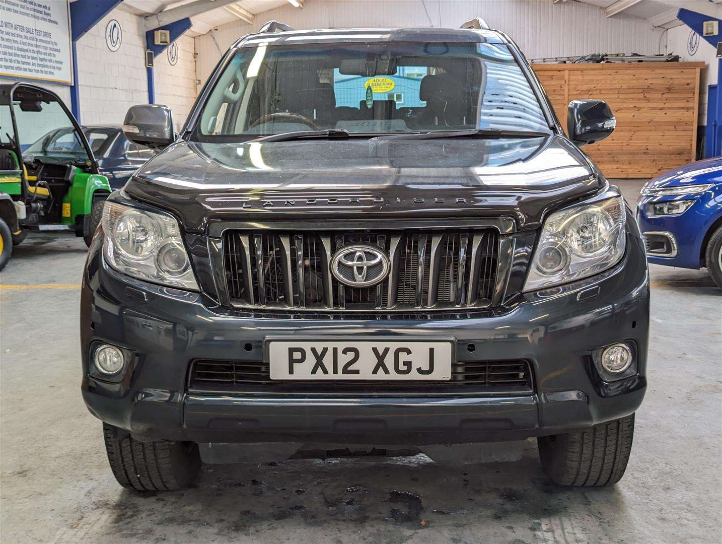 <p>2012 TOYOTA LAND CRUISER LC5 D-4D AUT</p>