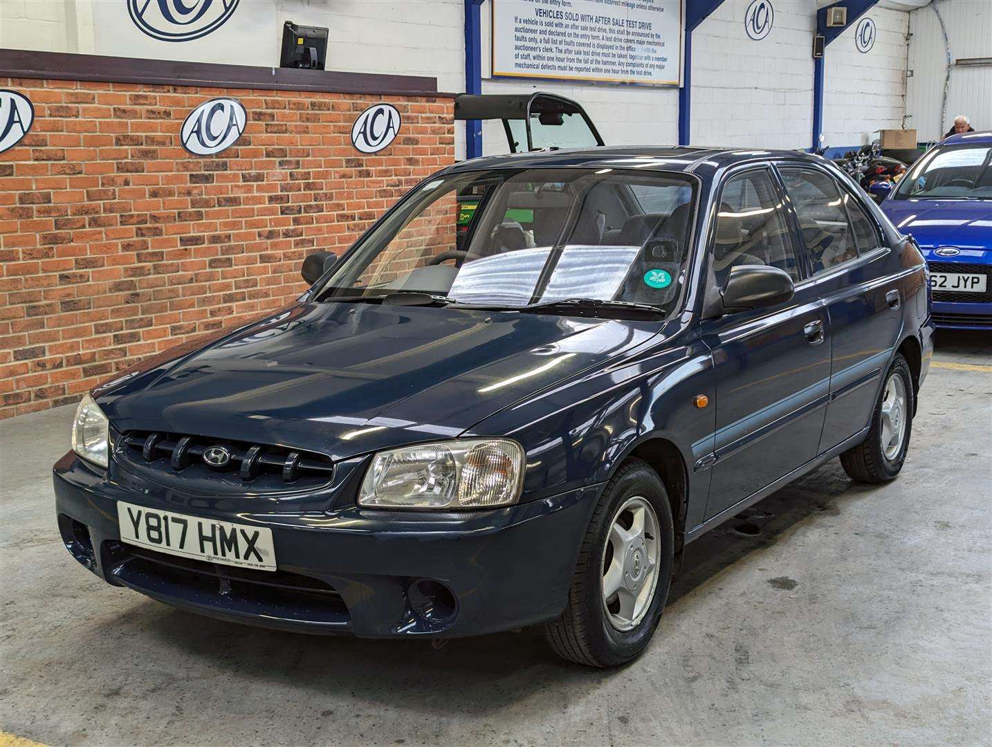 <p>2001 HYUNDAI ACCENT CDX AUTO</p>