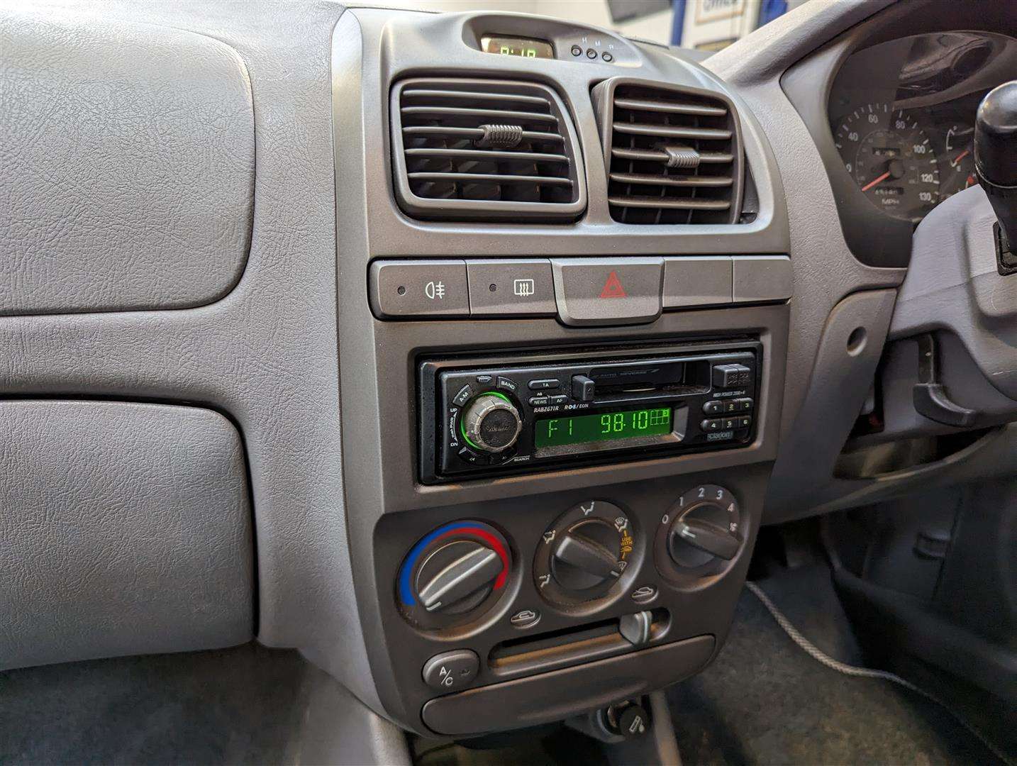 <p>2001 HYUNDAI ACCENT CDX AUTO</p>