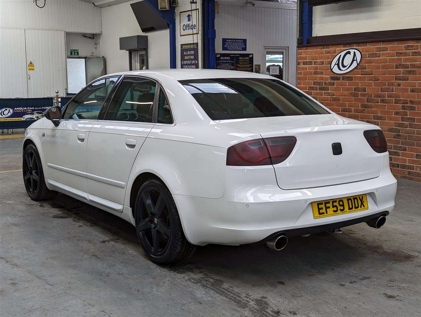 <p>2010 SEAT EXEO SPORT TSI TURBO</p>