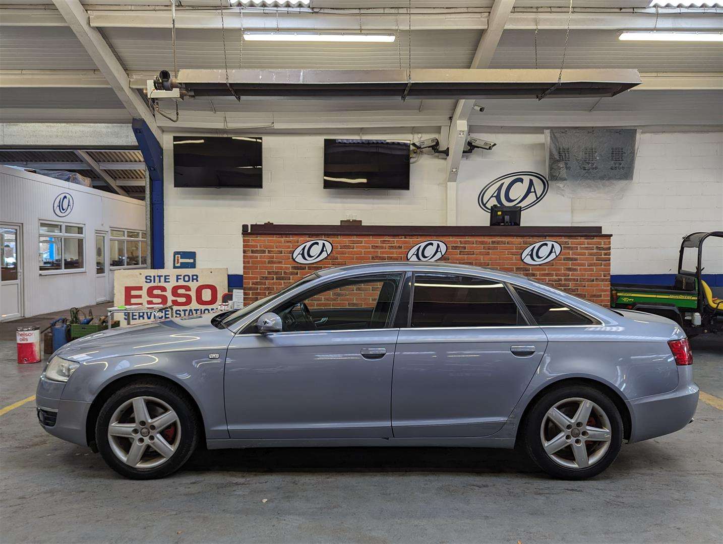 <p>2006 AUDI A6 SE TDI</p>