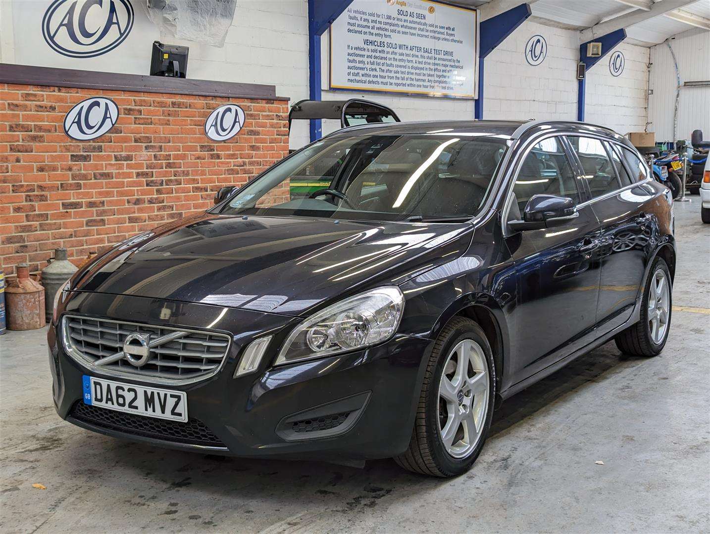 <p>2012 VOLVO V60 SE D2 AUTO</p>