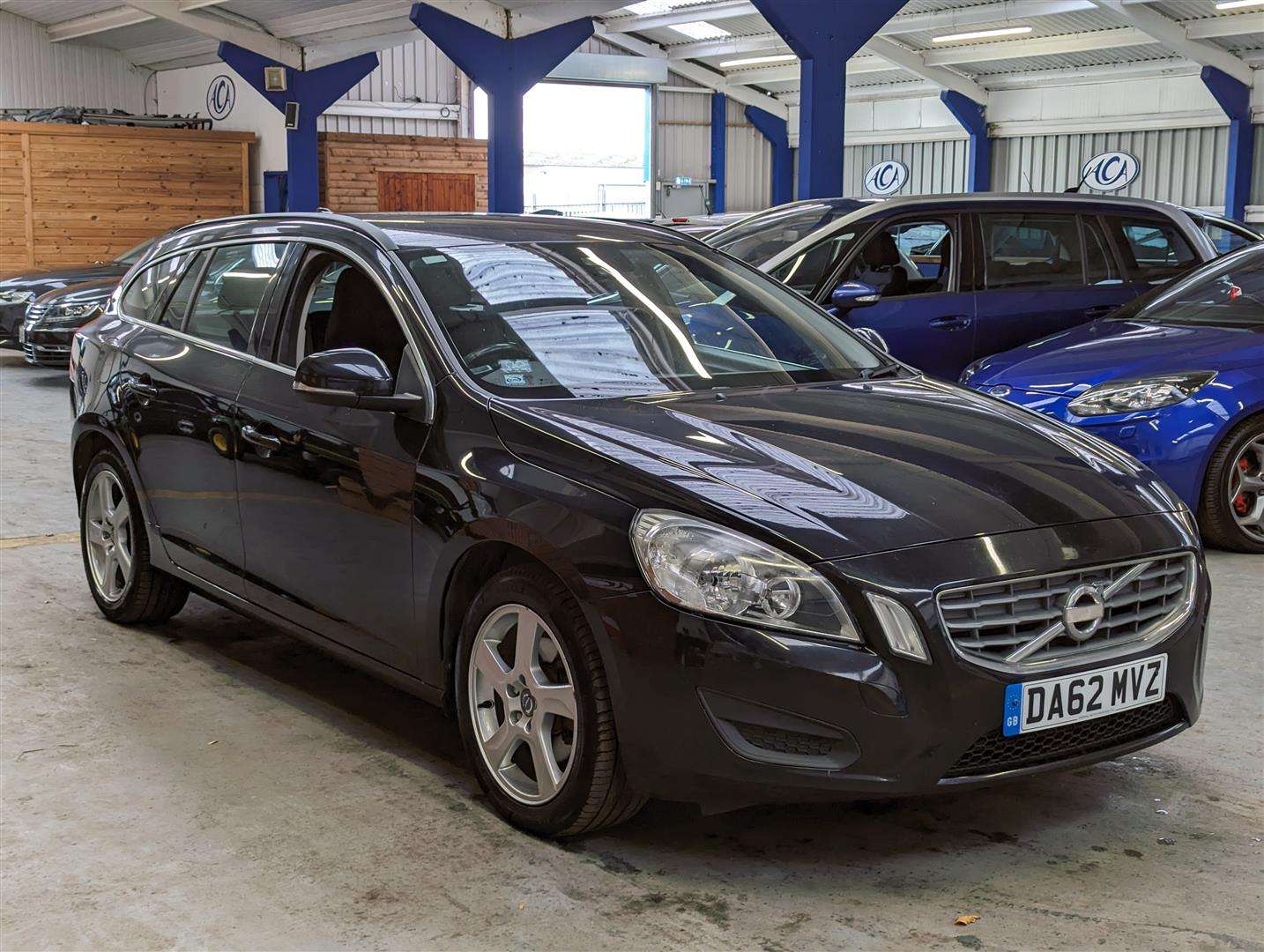 <p>2012 VOLVO V60 SE D2 AUTO</p>