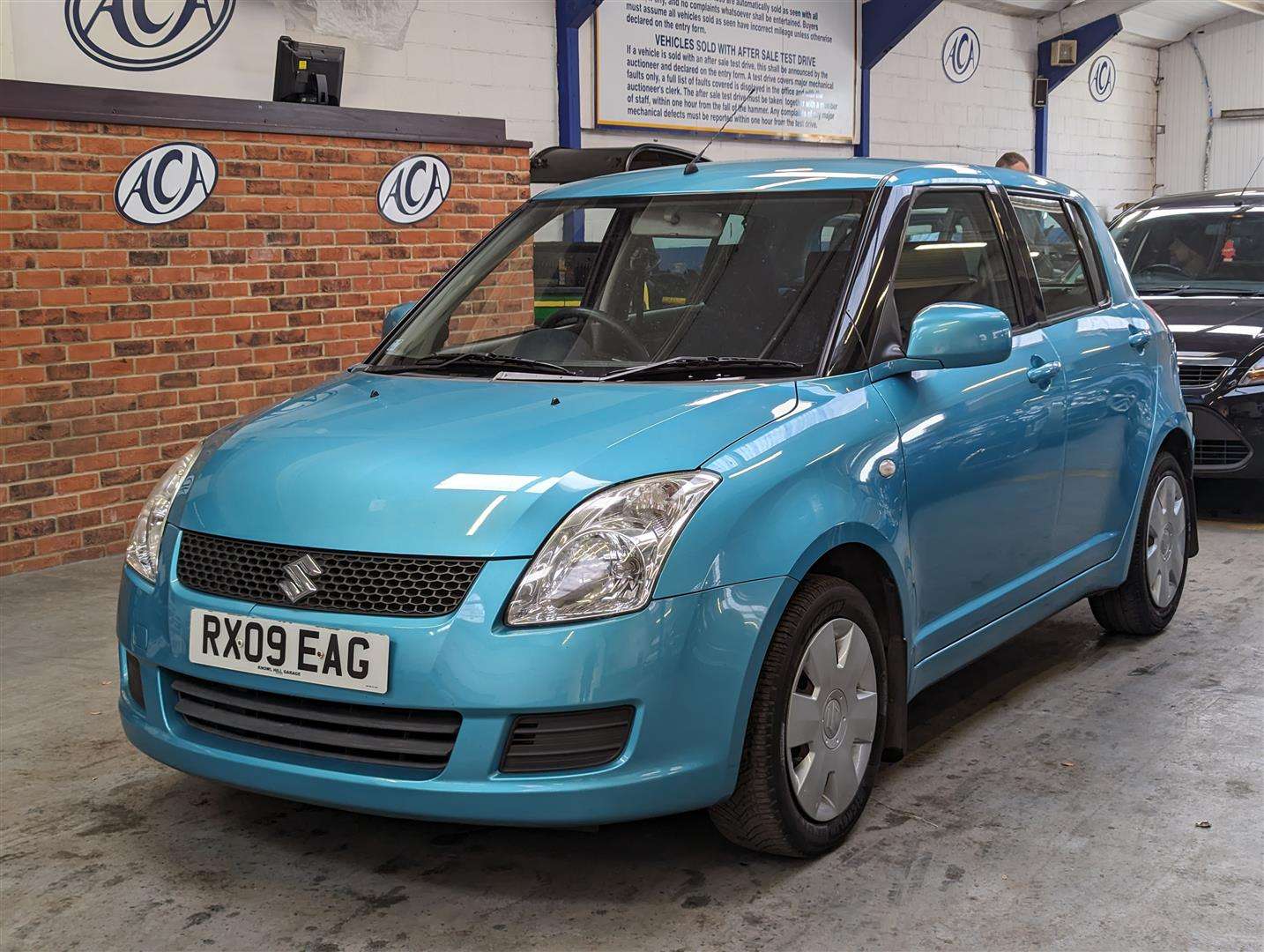 <p>2009 SUZUKI SWIFT GL 5DR</p>