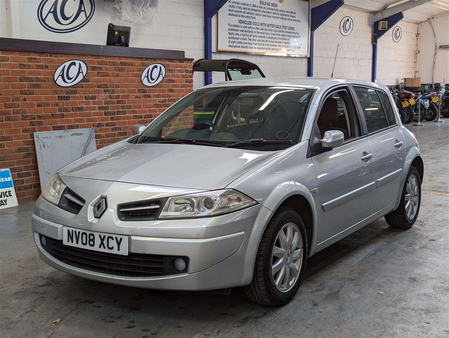 <p>2008 RENAULT MEGANE DYNAMIQUE</p>