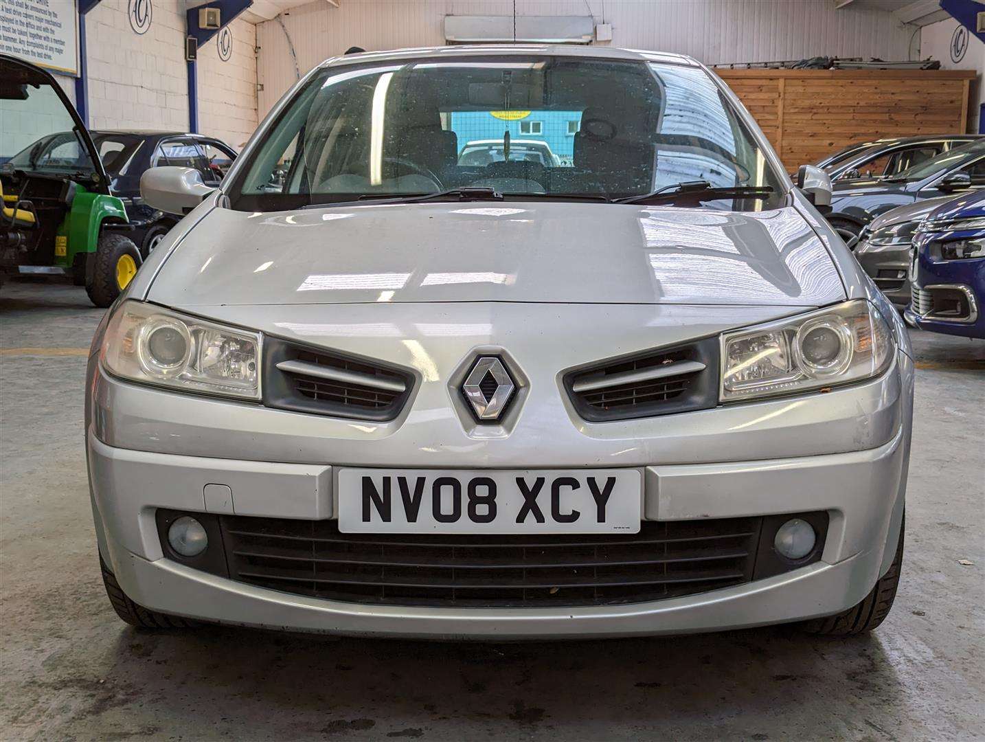 <p>2008 RENAULT MEGANE DYNAMIQUE</p>