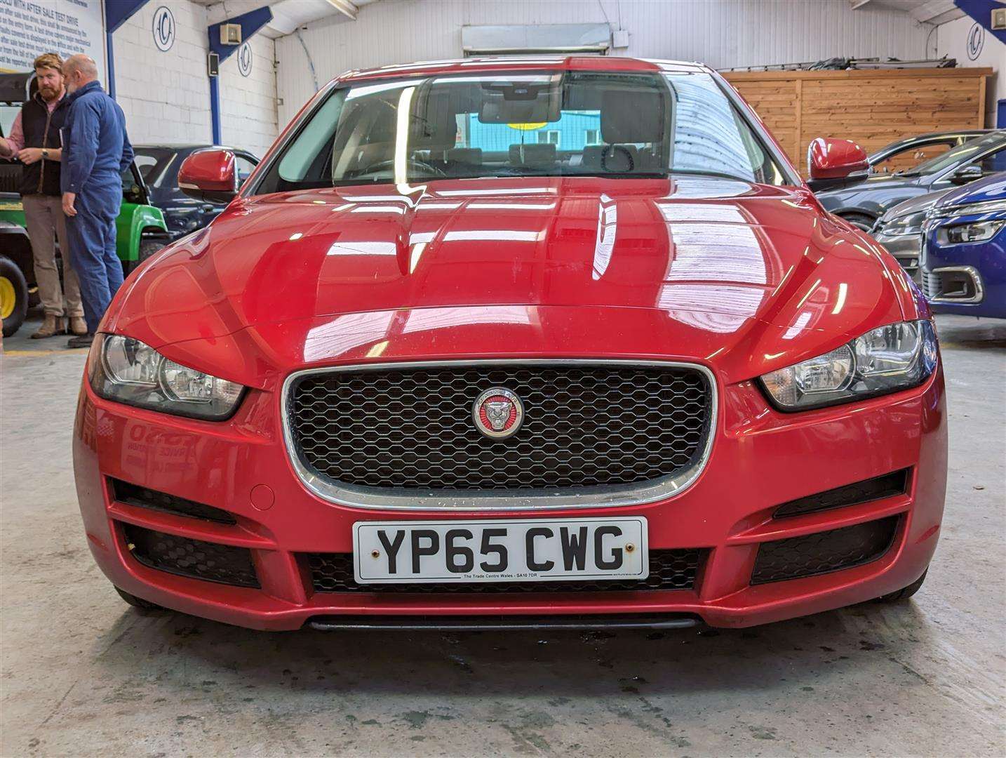 <p>2015 JAGUAR XE SE D</p>