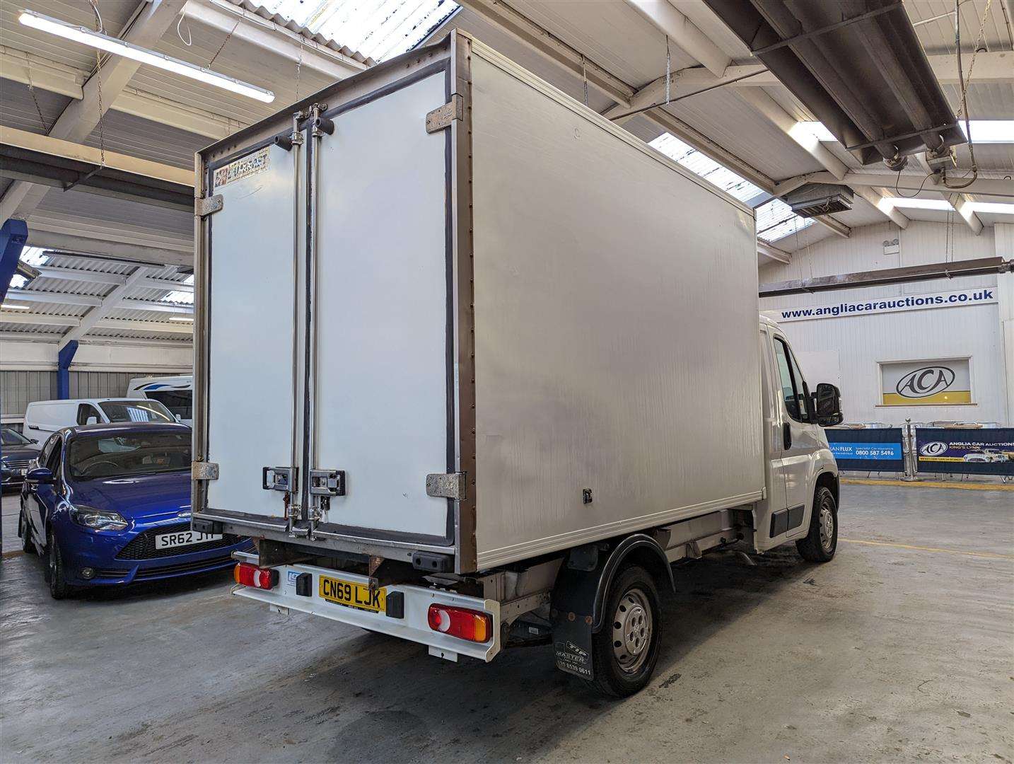 <p>2019 PEUGEOT BOXER 335 L2 BLUEHDI</p>