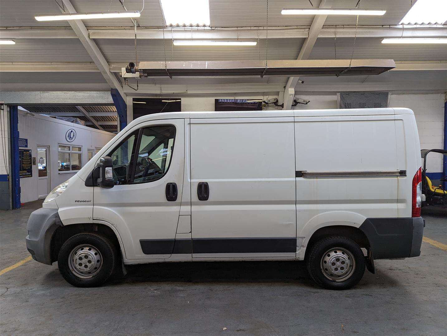 <p>2010 PEUGEOT BOXER PROFESSIONAL 74</p>