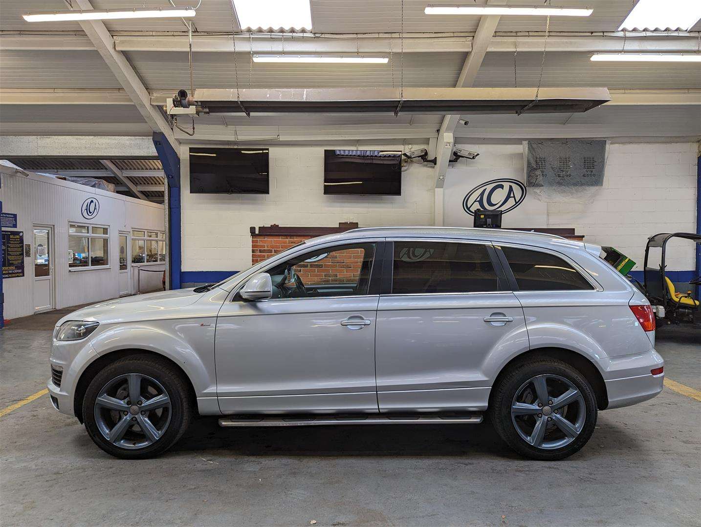 <p>2009 AUDI Q7 S LINE TDI QUATTRO A</p>