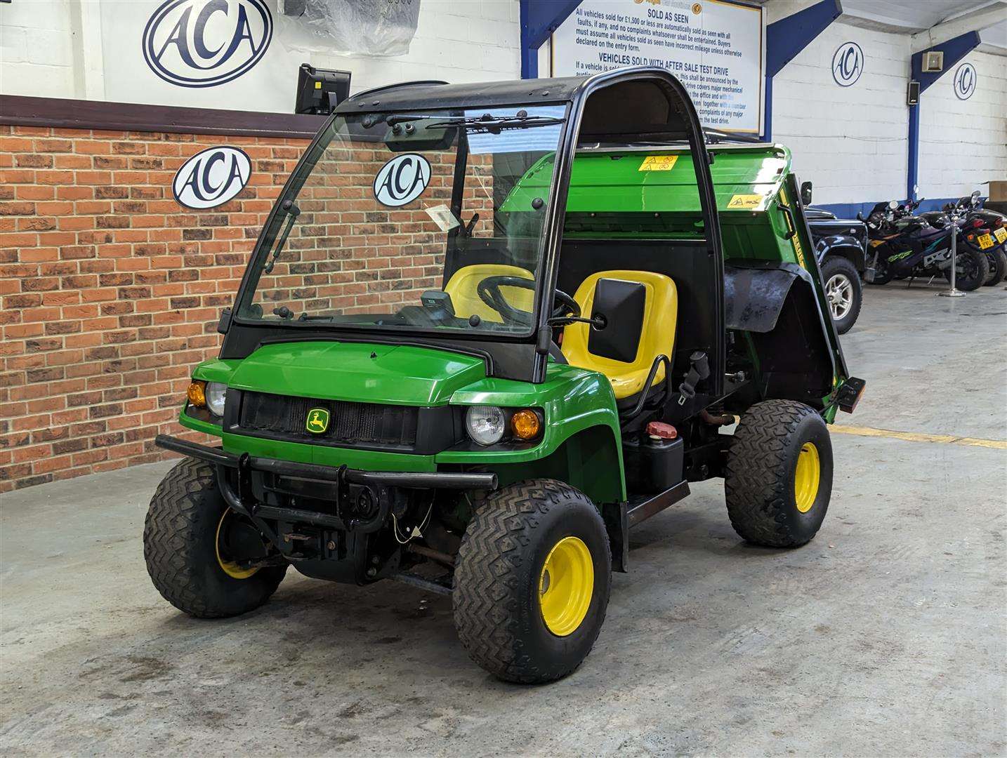 <p>2010 JOHN DEERE GATOR</p>