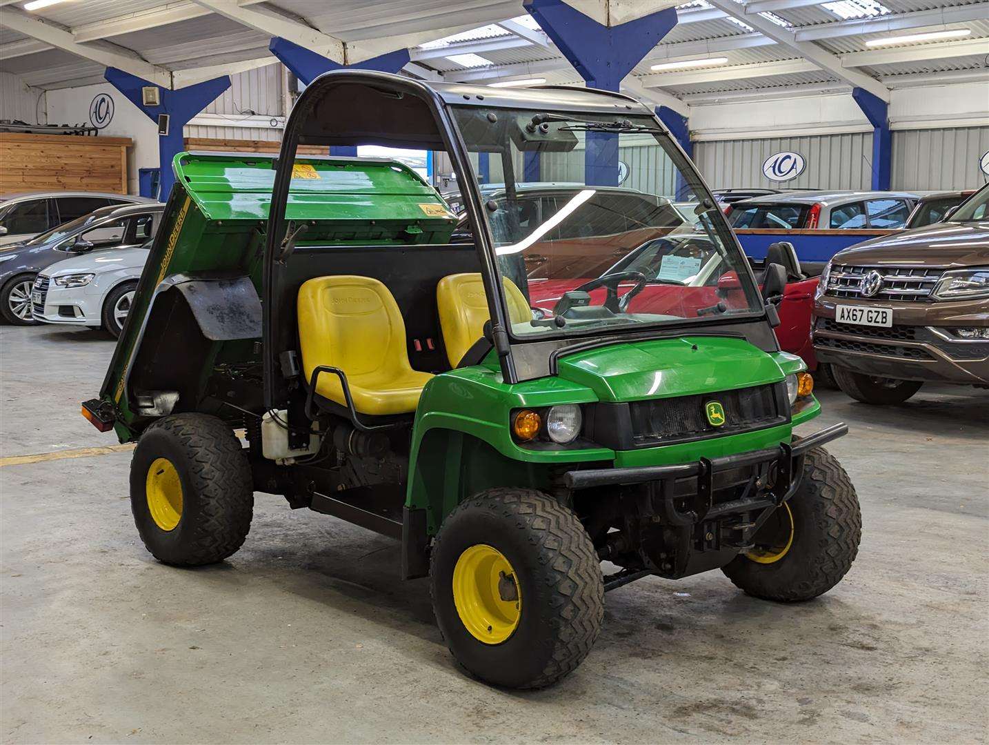 <p>2010 JOHN DEERE GATOR</p>