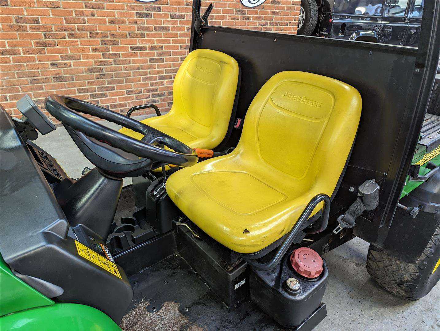 <p>2010 JOHN DEERE GATOR</p>