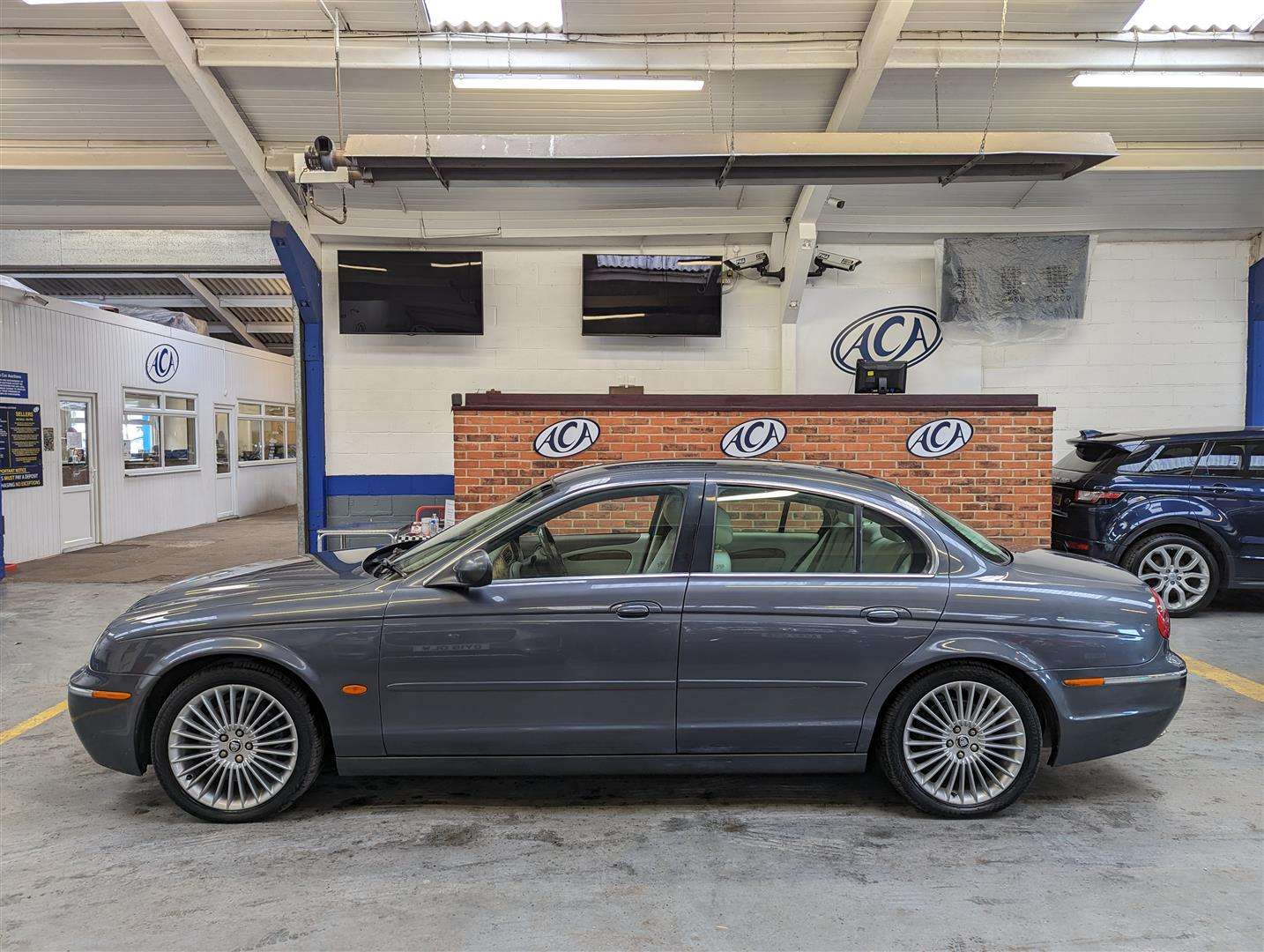 <p>2005 JAGUAR S-TYPE SE DIESEL AUTO</p>