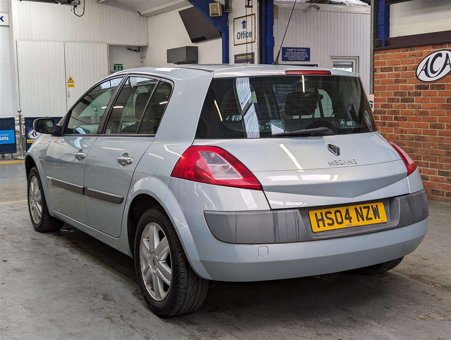 <p>2004 RENAULT MEGANE **SOLD</p>