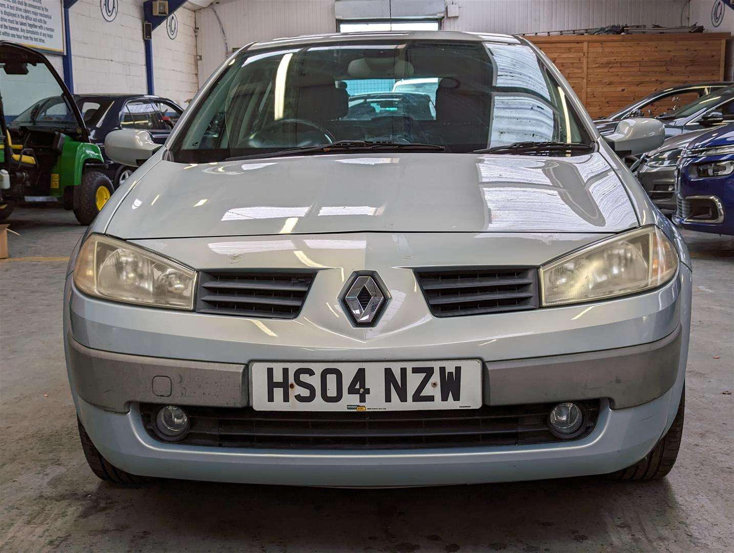 <p>2004 RENAULT MEGANE **SOLD</p>